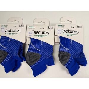 FEETURES Plantar Fasciitis Relief Light Cushion No Show Socks Medium Blue
